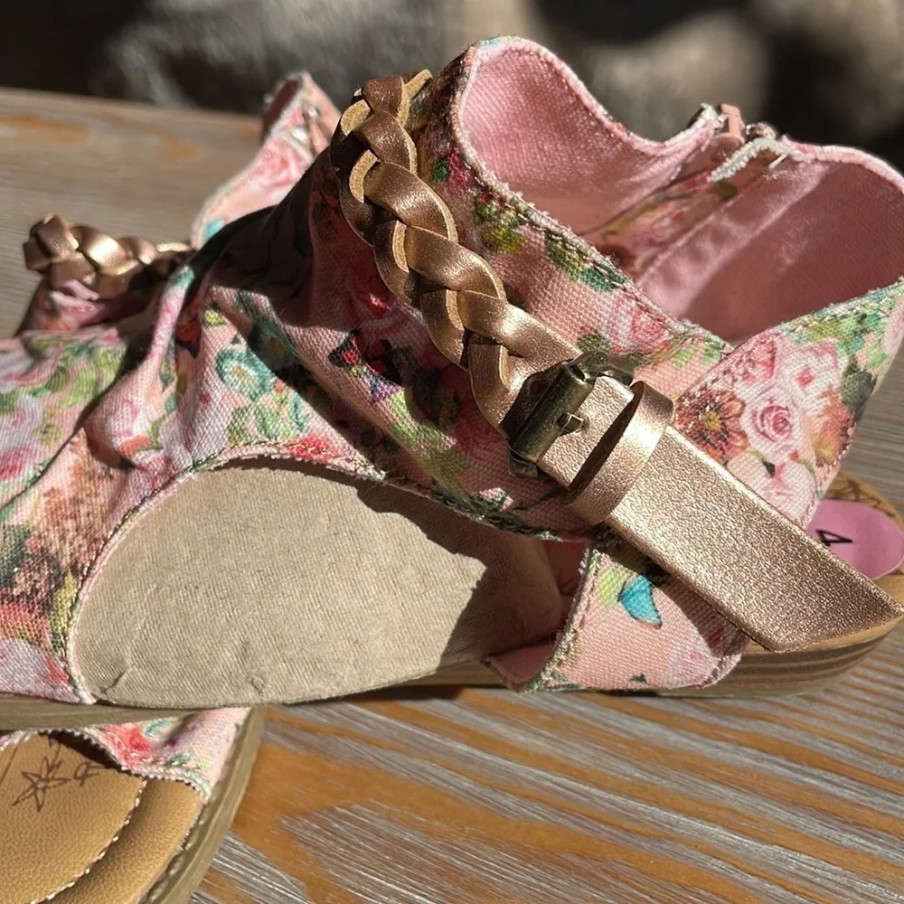 Girls Eva Blowfish sandals (NWT)